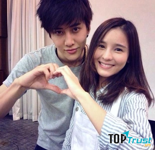 Lí do chứng minh Mike Và Aom đang hẹn hò