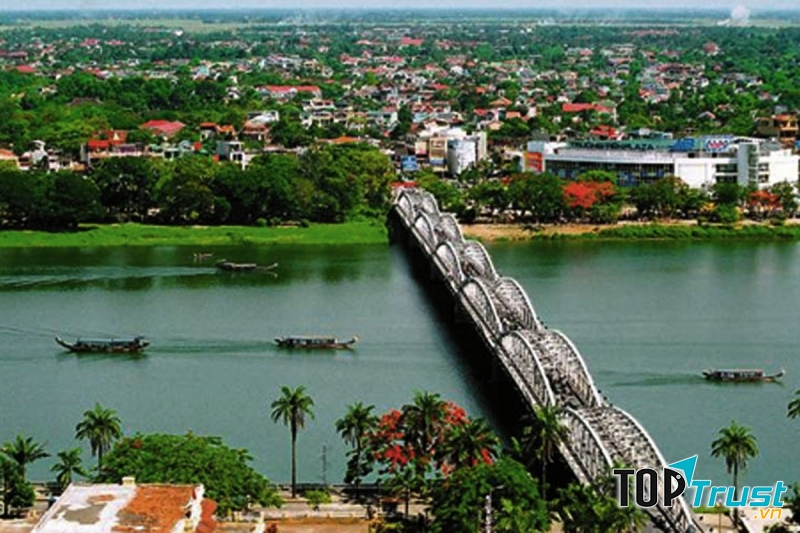 Lí do khiến bạn nên đến thăm thành phố Huế