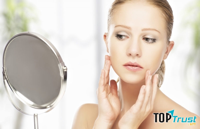 Lí do khiến mặt bạn bỗng dưng nổi mụn