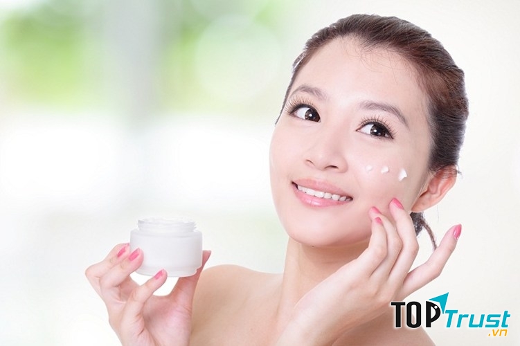 Loại kem dưỡng ẩm cho da dầu, da nhờn vào mùa đông