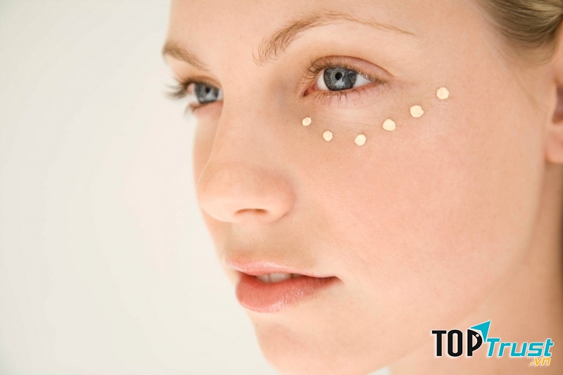 Loại kem và mặt nạ dưỡng mắt tốt nhất đến từ Nhật Bản