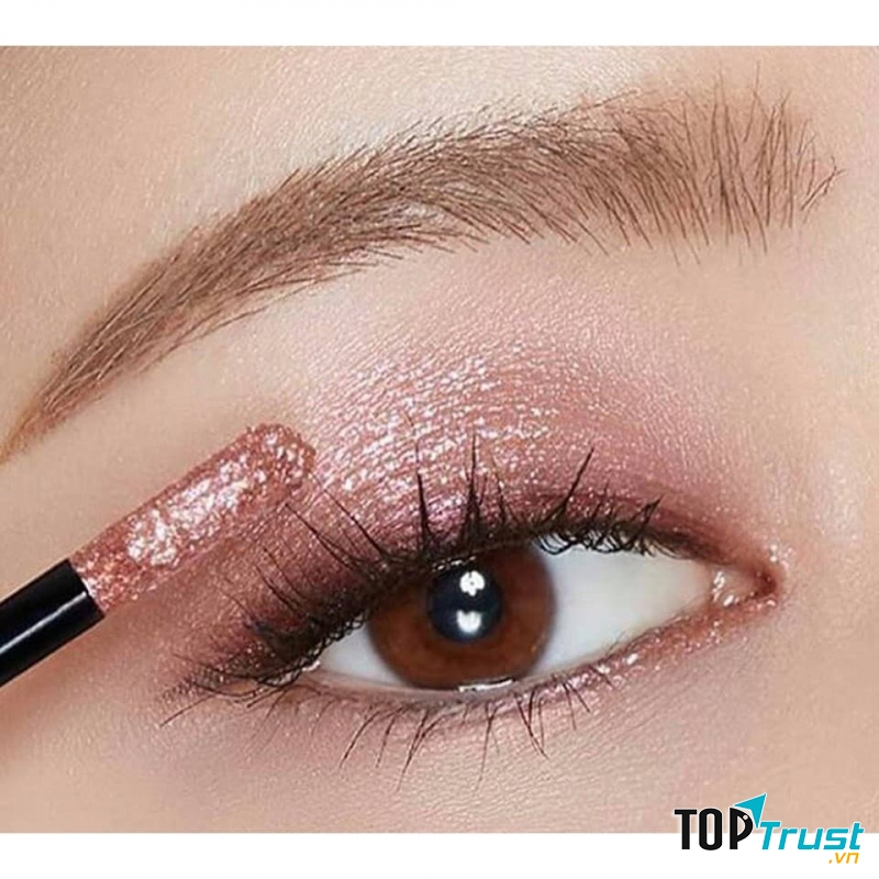 Loại nhũ mắt siêu xinh cho các nàng tha hồ làm điệu