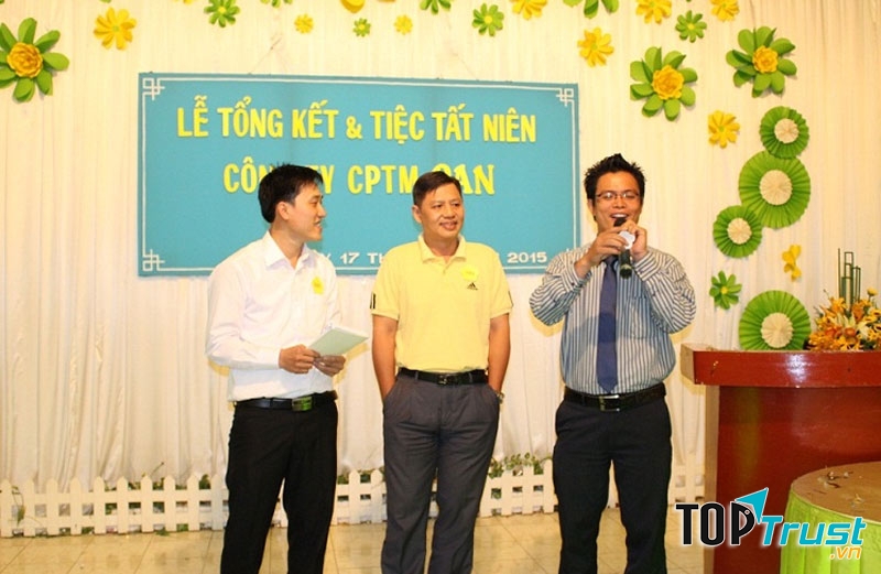 Lời dẫn chương trình tất niên mừng năm mới hay và ý nghĩa nhất