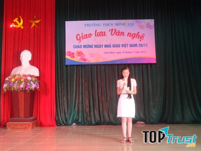 Lời dẫn chương trình văn nghệ 20/11 hay và ý nghĩa nhất