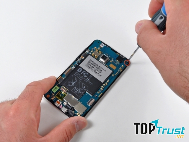 Lưu ý khi chọn nơi sửa chữa điện thoại uy tín để tránh gặp rắc rối