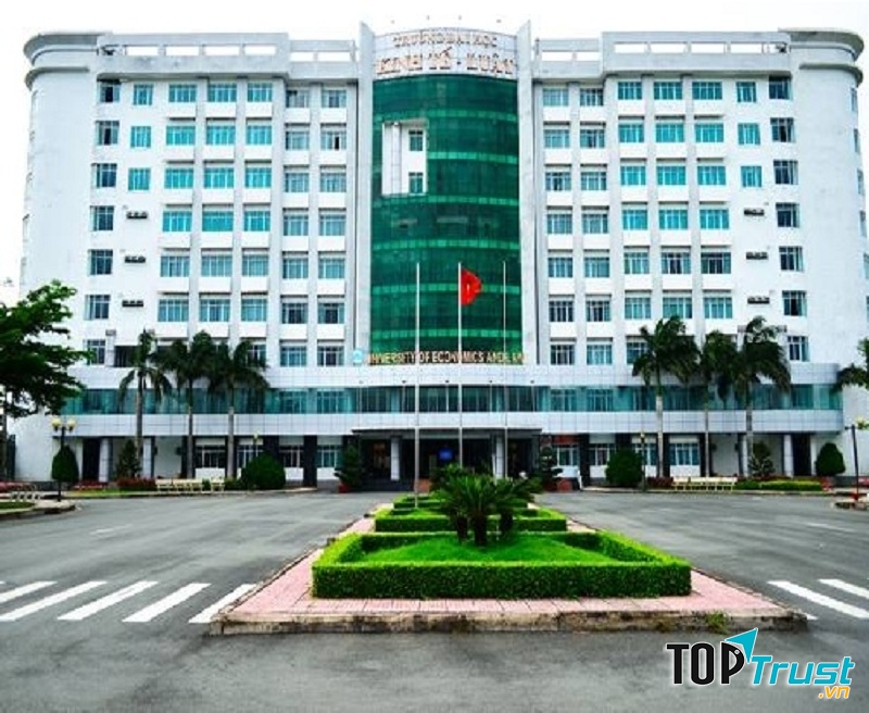 Lý do hấp dẫn sinh viên đến với Đại học Kinh tế Luật - ĐHQG TP Hồ Chí Minh