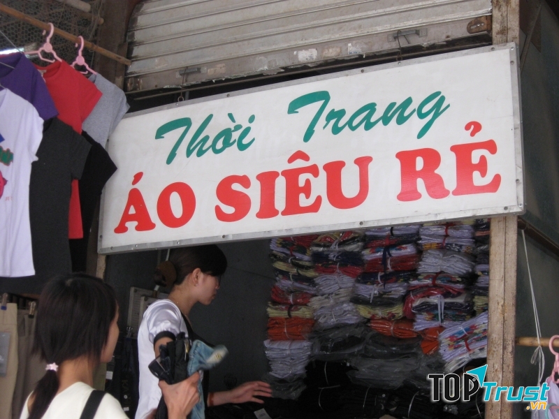 Mặt hàng giá rẻ nhất mùa đông dành cho sinh viên tại chợ Nhà Xanh, Xuân Thủy, Cầu Giấy