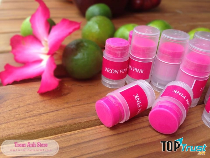 Màu son handmade lên màu đẹp nhất cho bạn gái