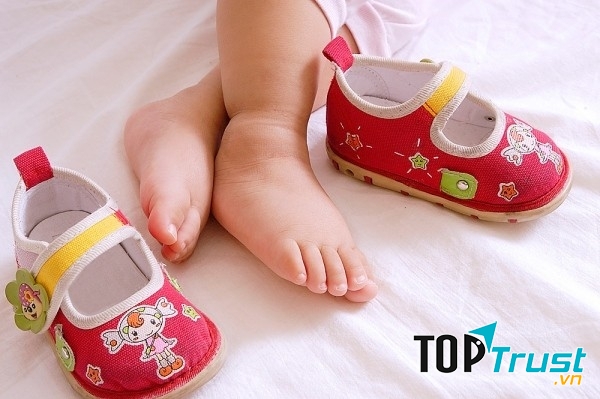 Mẹo chọn giày cho bé yêu