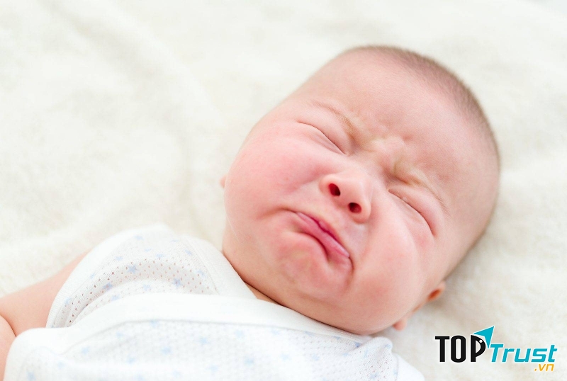 Mẹo vặt trị ho và ngạt mũi cho trẻ 2 tháng tuổi