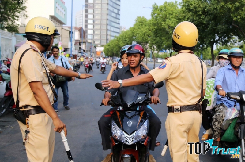 Mức phạt mới nhất với xe máy khi tham gia giao thông các bạn phải biết