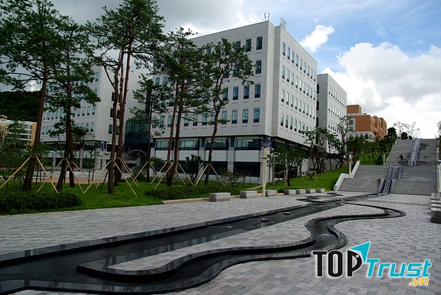 Ngôi trường nổi tiếng ở Hàn Quốc