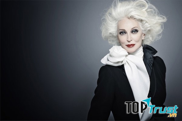 Người mẫu già nhất của thời trang thế giới