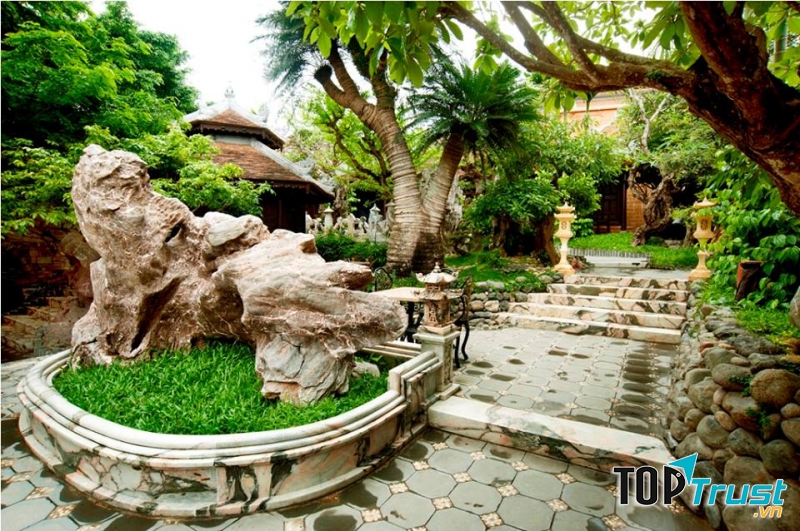 Nhà hàng sân vườn đẹp hút khách tại Đà Nẵng