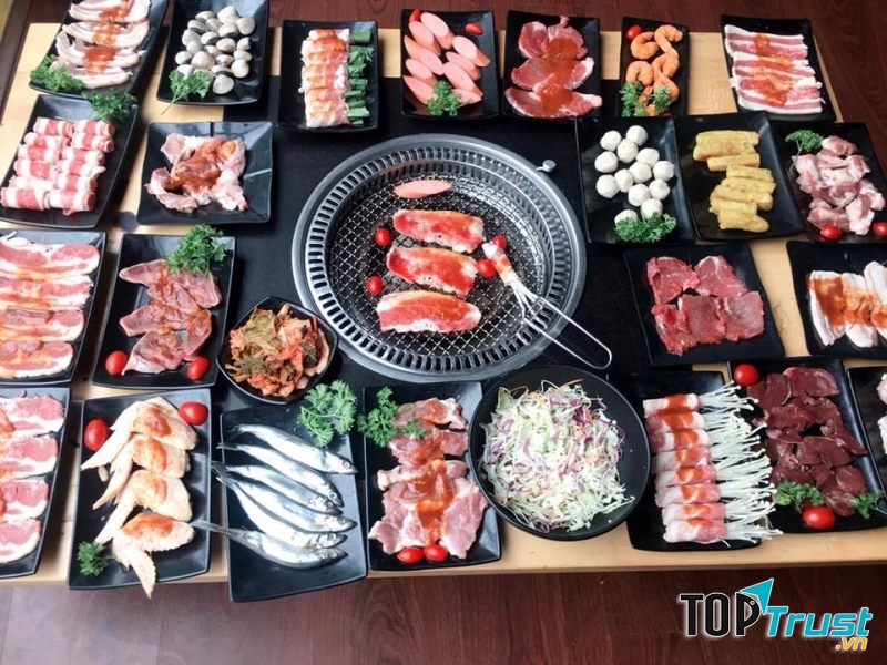 Nhà hàng thịt nướng thu hút giới trẻ tại Hà Nội