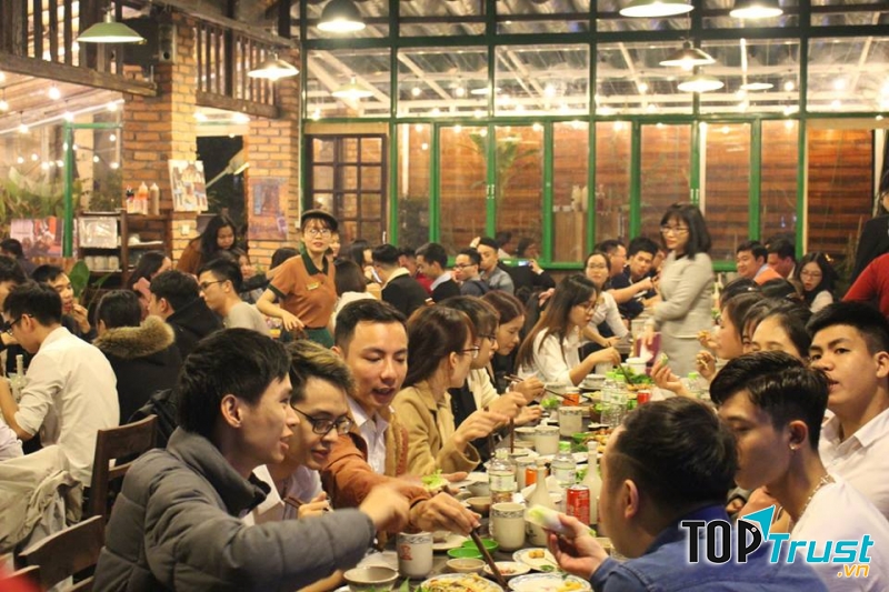 Nhà hàng tổ chức tiệc Tất niên ngon, giá hợp lý tại quận Đống Đa, Hà Nội