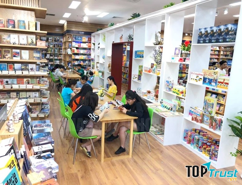 Nhà sách được yêu thích nhất tại Nha Trang