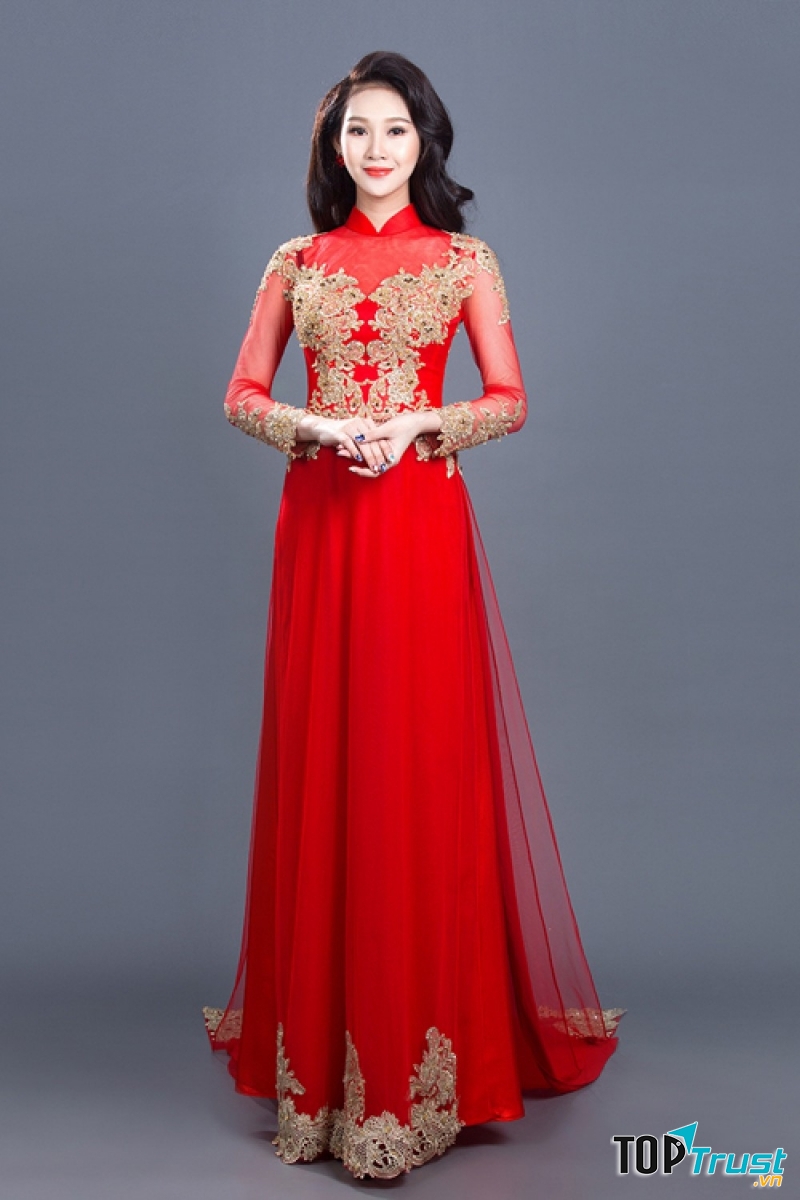 Nhà thiết kế áo dài nổi tiếng nhất Việt Nam