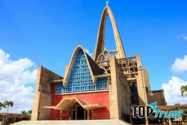 Nhà thờ có kiến trúc lạ nhất thế giới