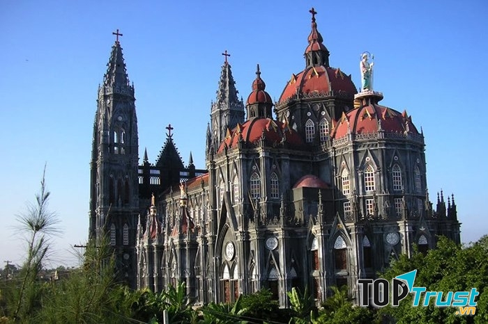 Nhà thờ mang kiến trúc phương Tây đẹp nhất Việt Nam