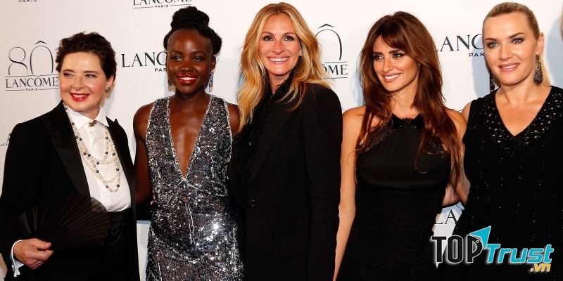 Nữ diễn viên có mức cát - xê khủng nhất thế giới