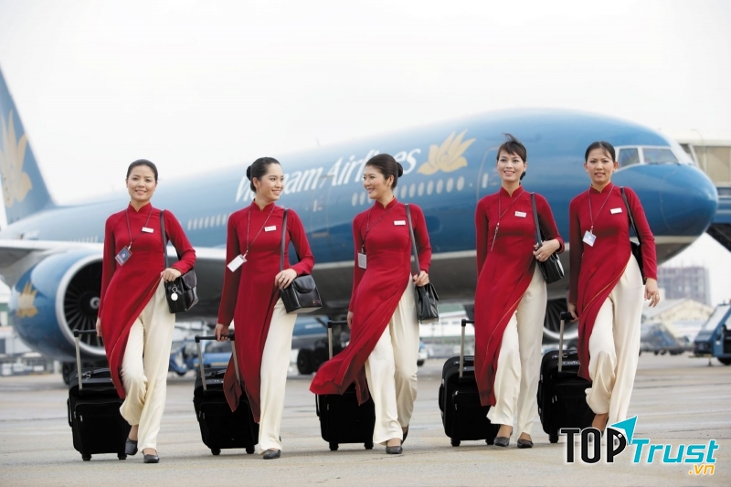 Nữ tiếp viên hàng không nổi tiếng nhất mạng xã hội Việt Nam