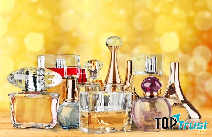 Nước hoa dành cho phụ nữ trung niên 40 - 50 tuổi chất lượng và được yêu thích nhất hiện nay