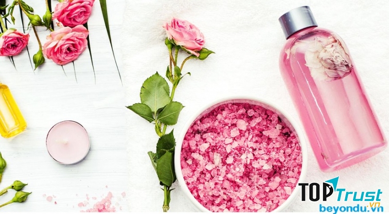 Nước hoa hồng hữu cơ tốt nhất hiện nay