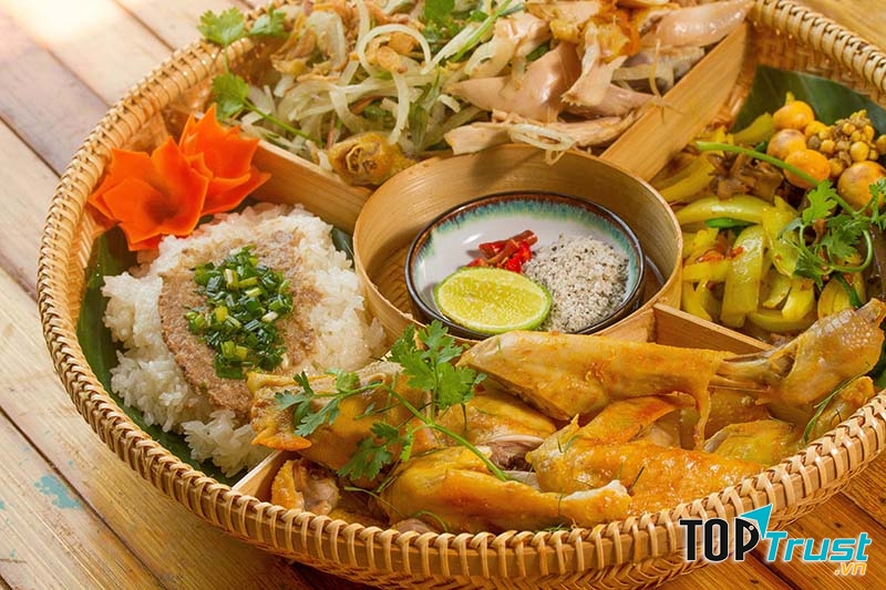 Quán ăn có món gà lên mâm ngon nhất ở TPHCM