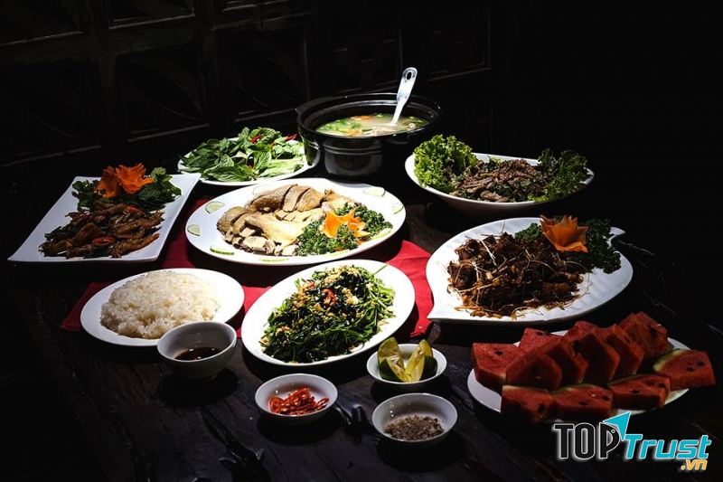 Quán ăn gia đình ngon nổi tiếng giá dưới 250.000đ tại Quận Hoàn Kiếm