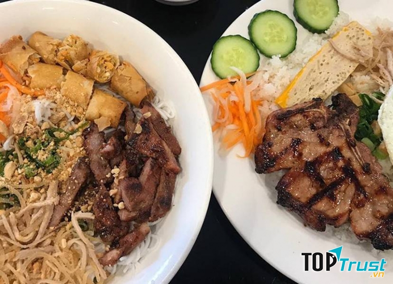 Quán ăn ngon ở đường Nguyễn Biểu, Huế