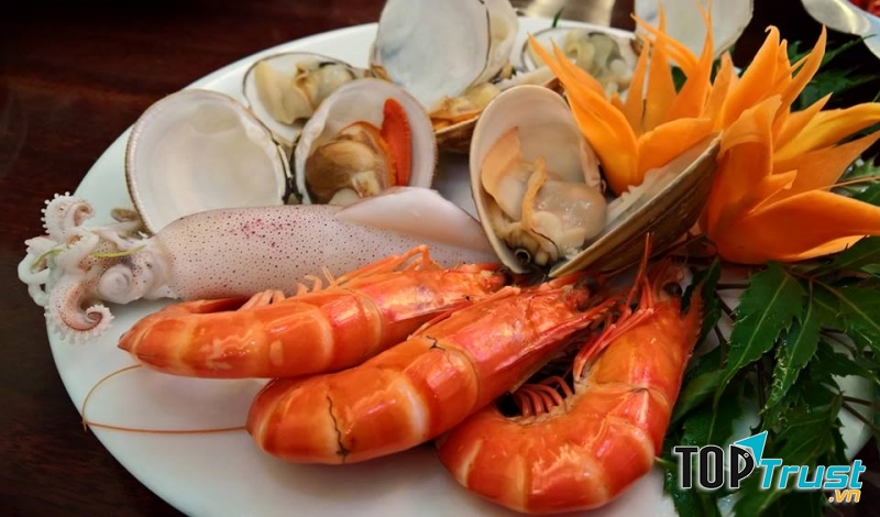 Quán ăn ngon tại phố Trần Thái Tông, Hà Nội