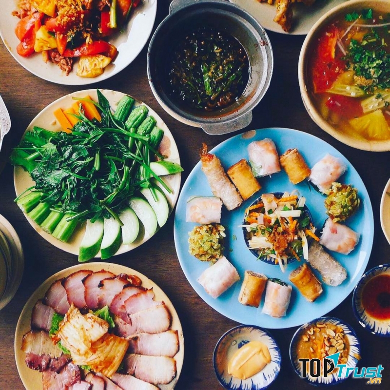 Quán ăn ngon trên đường Phạm Hùng, Quận Cầu Giấy, Hà Nội