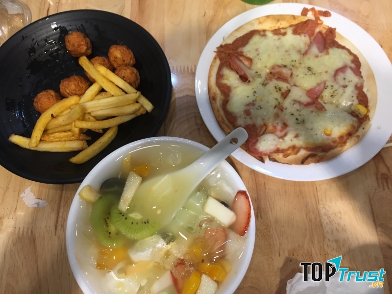 Quán ăn vặt thích hợp để hẹn hò, tụ tập quanh khu vực Bãi Cháy