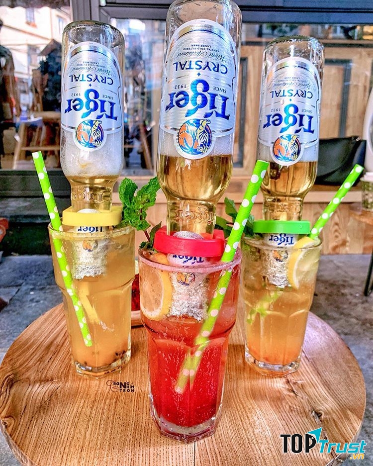 Quán bán bia úp ngược nổi tiếng tại Thành phố Vinh, Nghệ An