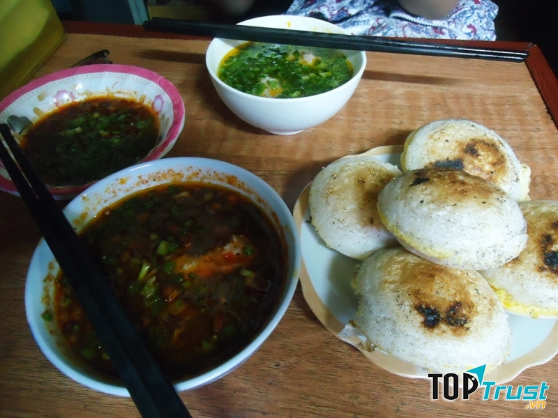 Quán bánh căn ngon nhất Sài Gòn