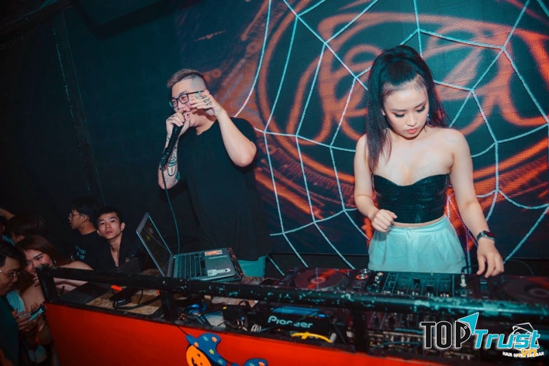 Quán beer club, quán bar ở Bùi Viện, TP HCM