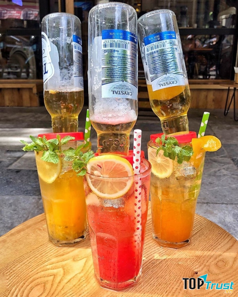 Quán bia úp ngược được yêu thích nhất tại Hà Nội