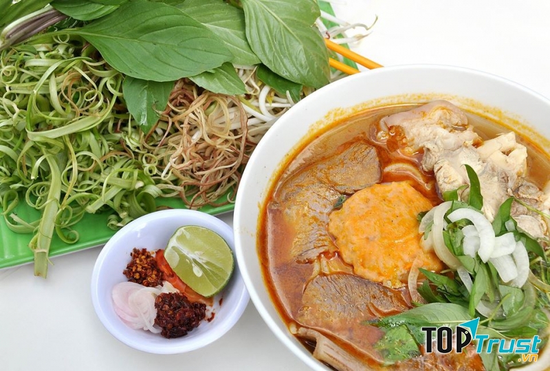 Quán bún bò huế ngon ở quận 3, TP. HCM