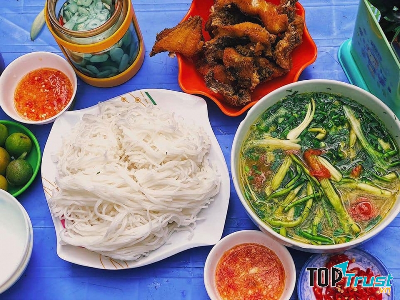 Quán bún cá chấm ngon nhất tại Hà Nội