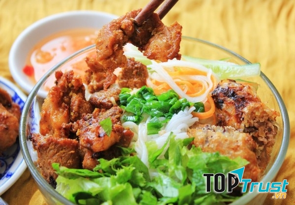 Quán bún thịt nướng ngon nhất ở Đà Nẵng