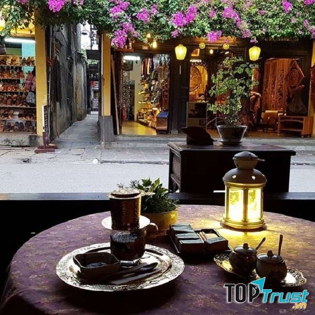 Quán cà phê hút khách nhất ở phố cổ Hội An