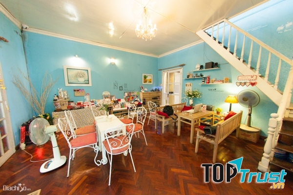 Quán cà phê, trà sữa view đẹp tại phố Lí Thường Kiệt, Hà Nội