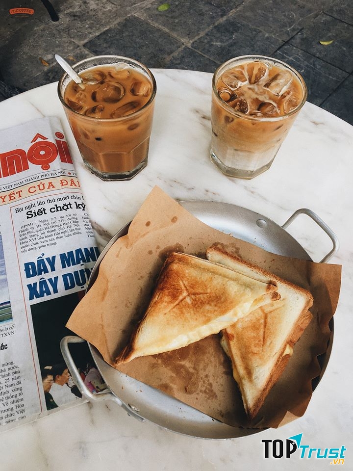 Quán cà phê view đẹp, đồ uống ngon trên phố Ngô Quyền, Hà Nội