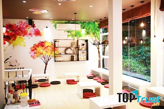 Quán cà phê view đẹp tại phố Nguyễn Chí Thanh, Hà Nội