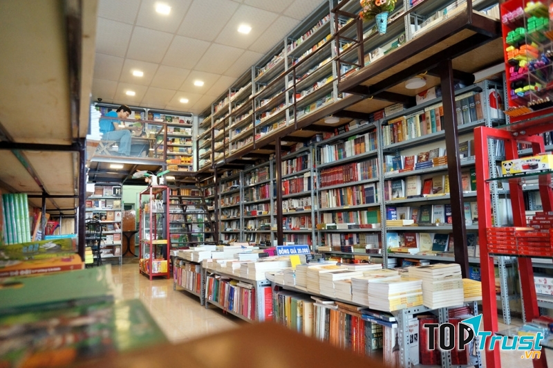 Quán cafe sách yên tĩnh dành cho dân văn phòng tại Hà Nội