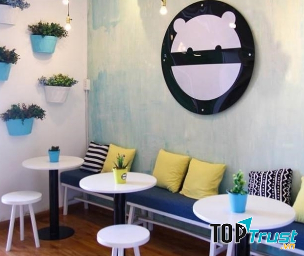 Quán cafe view đẹp nhất khu chung cư cũ Nguyễn Huệ, TP.HCM