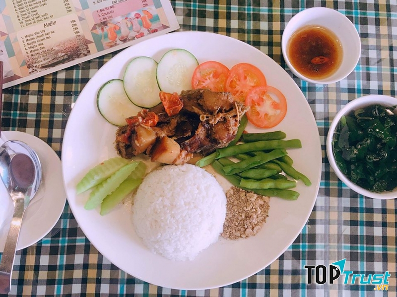 Quán cơm trưa văn phòng ngon nhất Bắc Giang