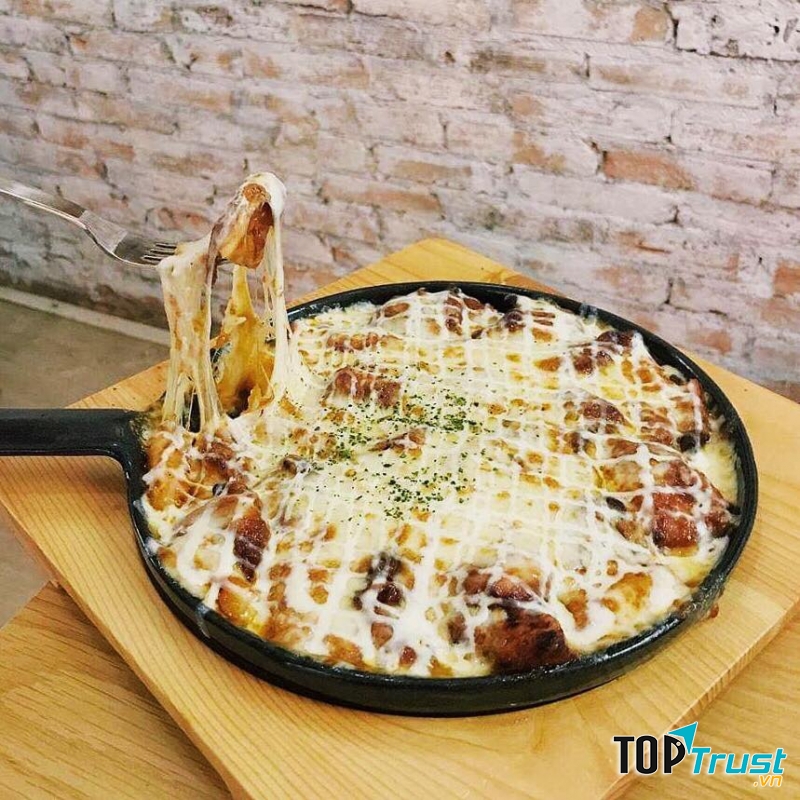 Quán gà phô mai ngon ở Quận 1, TP.HCM