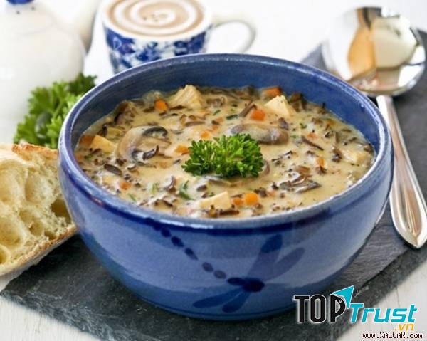 Quán hàng súp nóng hổi nổi tiếng nhất ở Hà Nội